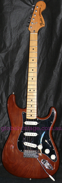 Fender U.S.A. `76 Stratocaster - Walnut